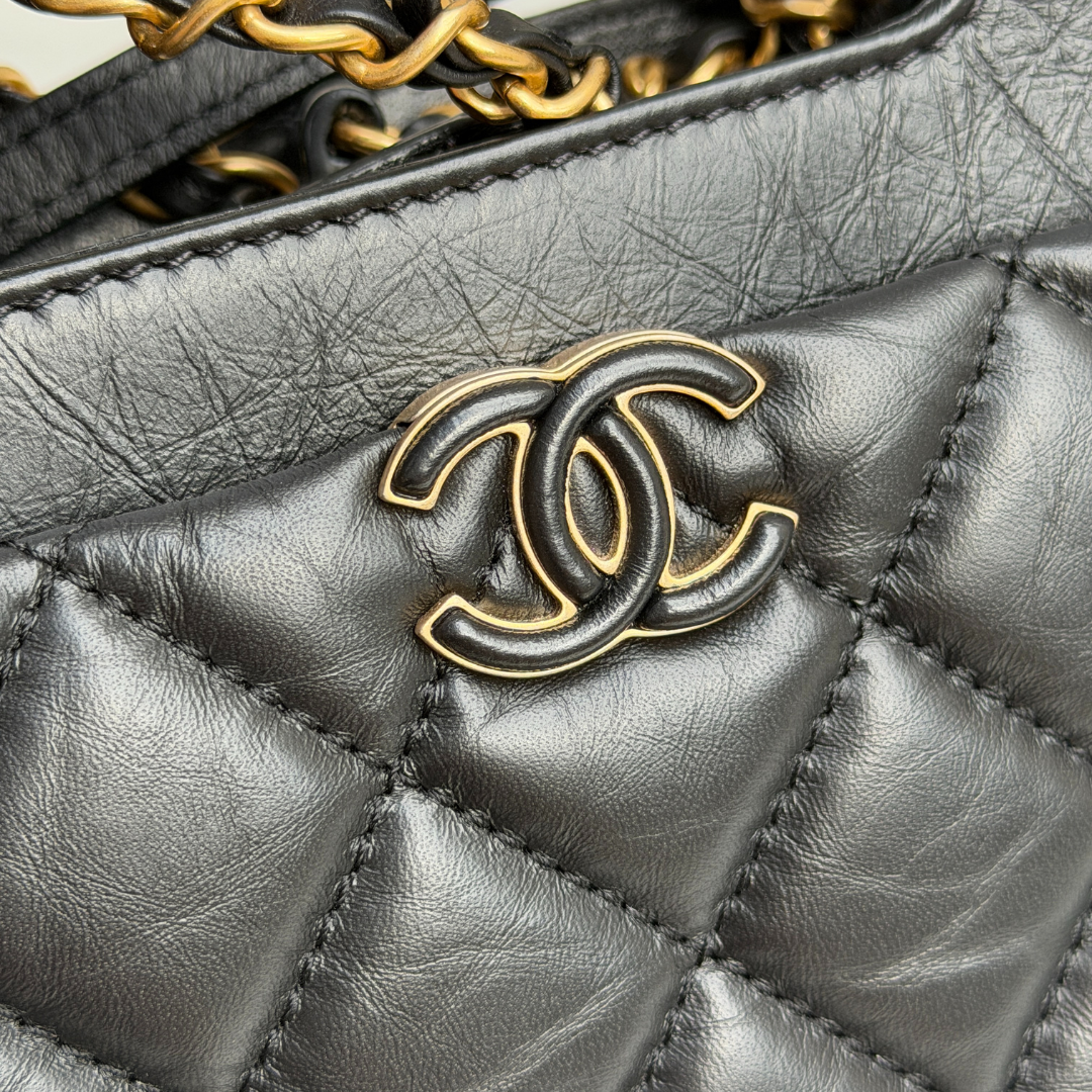 Chanel 23S Microchip Clutch Bag With Chain Calfskin Kelly's Authentic Boutique